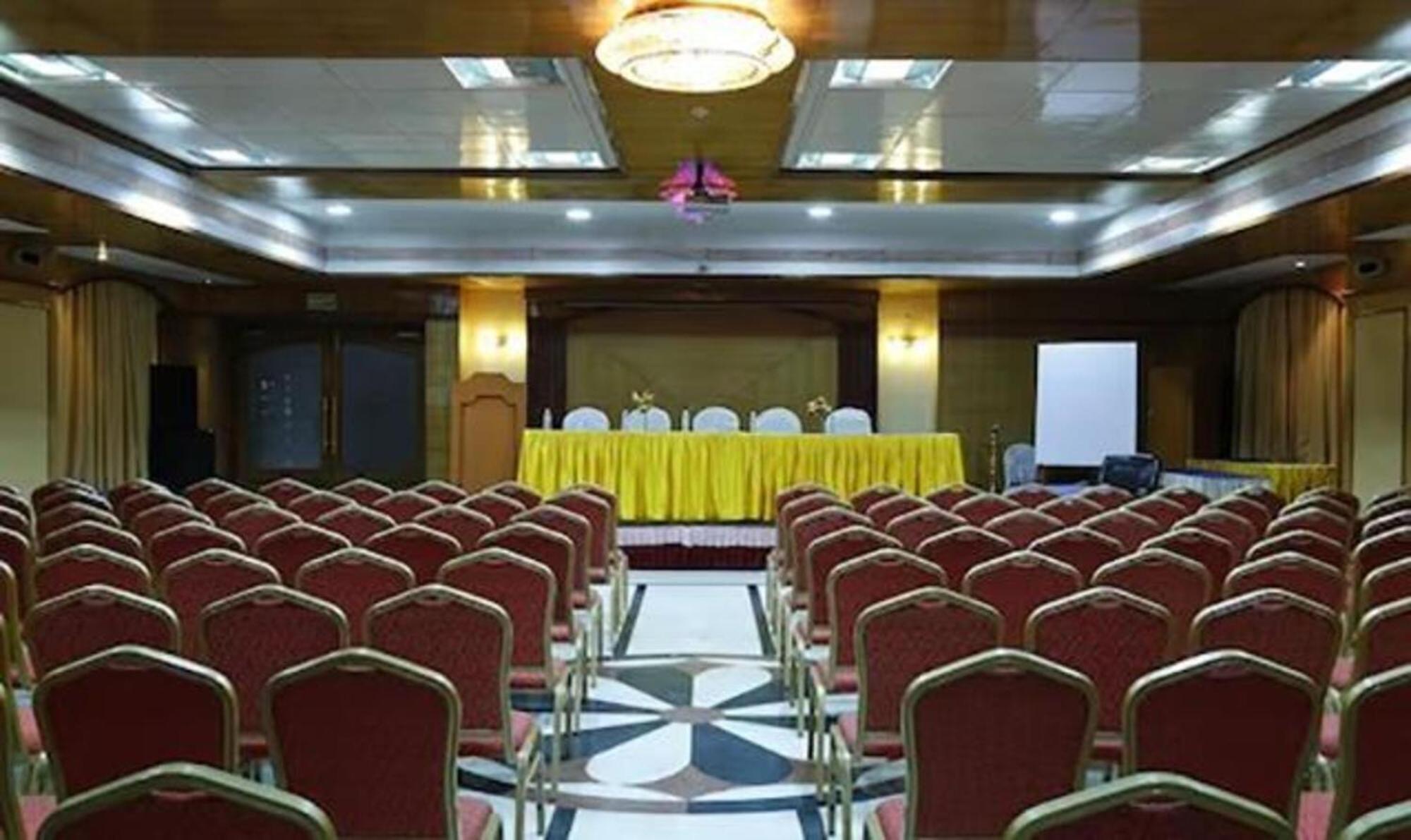 Fabhotel Prime Chennai Deluxe Exteriör bild